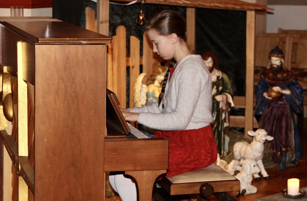 Aida Grace Kvalsvik Slagnes framførte Sonjas sang til julestjernen