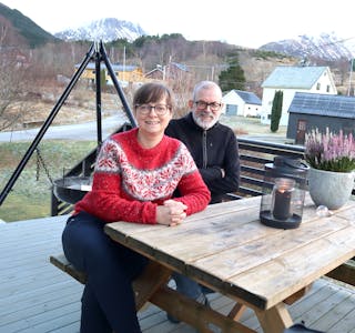 På Rovde har Ingrid og Dag Knardal flytta inn i Dag sin barndomsheim. Her har dei funne ei heilt anna ro enn dei hadde i Bergen. 