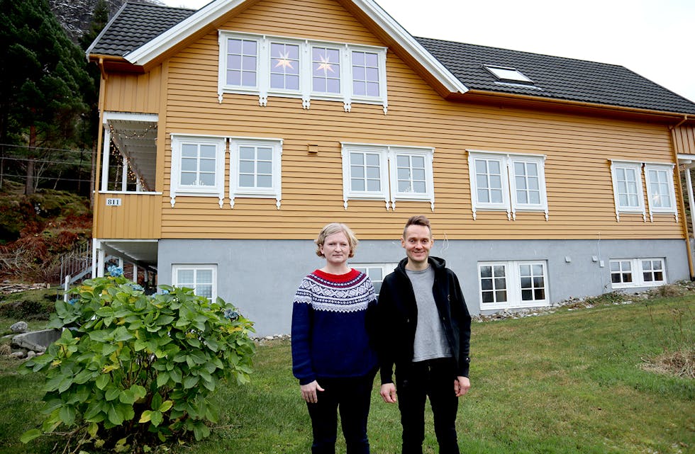 Det er ikkje mange månadane sidan Sonja Skoge Sivertstøl og Njål Sivertstøl bytte ut bylivet i Oslo med det meir landlege livet i Sildevika, litt sør for Hakallestranda. Her ser dei mange moglegheiter og tenkjer at dei vert verande.