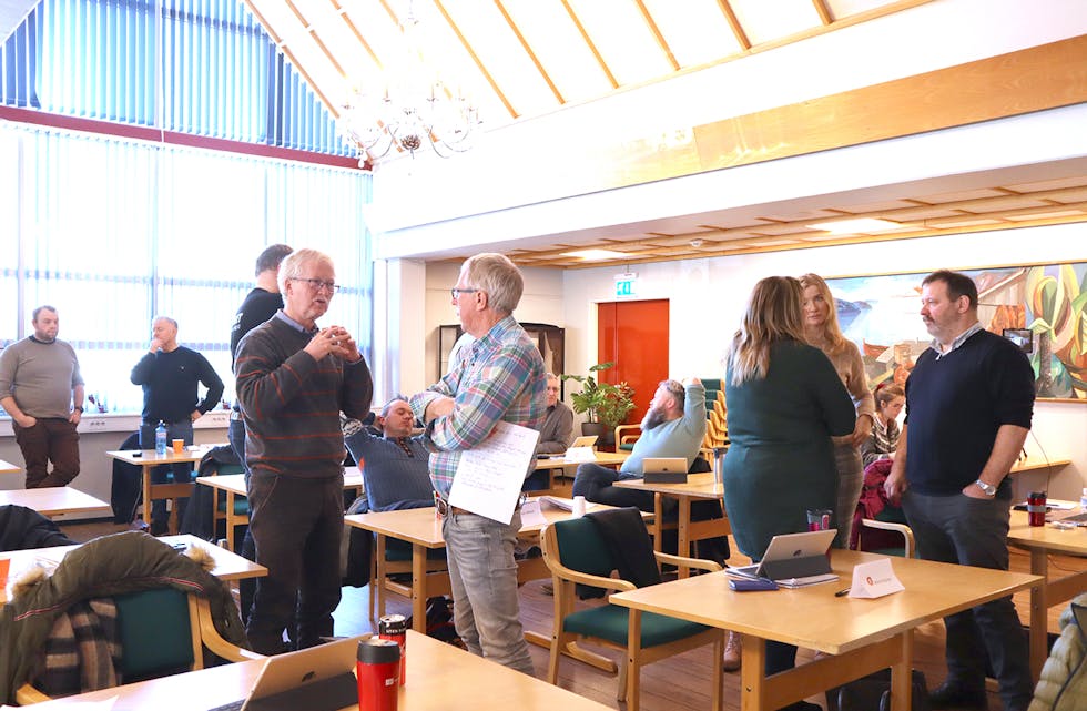 DISKUSJON: Kommunestyret måndag handla mykje om sal av kommunale bygg, og etter mykje diskusjon kom dei fram til kva som skal skje med dei fleste bygga.