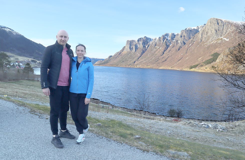 Arturas Kasperavicius og Kristina Kasperaviciene er to av over 400 som har flytta til Vanylven frå utlandet dei siste 20 åra. 