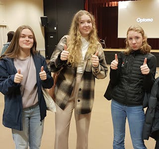 BACKSTAGE:: Frå v.  Live Rekkedal, Emilie Morseth-Fraser, Ingrid Sylte og Andrea Myklebust Aahjem