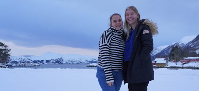 VÅRBRUS: Arinta Paulikaite og Jeanita Nordal i Vårbrus 4H.