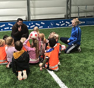 OPPSTART: Det var ei kjekk trening for 6- og 7-åringane i hallen på Eidsåvoll sist torsdag, og det er plass til fleire, fortel klubben. FOTO: Ida Birgitte Marholm