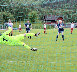 PUNKTUM: Ole Per Kragset set inn 6-0 på ei velplassert straffe. 