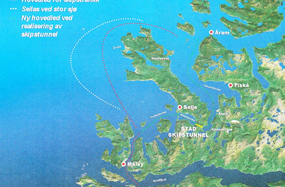 SEGLINGSLEIA: som førebels går med god avstand til land rundt Stadt, før indre lei går vidare sør og aust for Kvamsøya, vert lagt inn gjennom Moldefjorden, via skipstunnelen og vidare ut Vanylvsfjorden,. KART: Kystverket