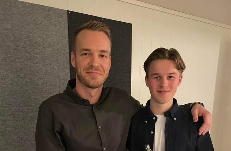 BESTE SPELAR: Prisen vart i år delt mellom Vegard Bellen Krokevik (t.v.) og Pål Asklund. FOTO: Julianne Midtbø