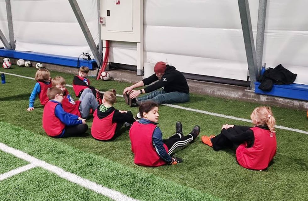 STREKK UT: Det er ikkje nok å berre spele med ball om ein skal bli fotballproff.