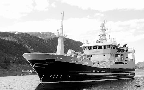 SKÅR SENIOR er ein topp moderne båt Her på veg inn til Skår måndag. 

