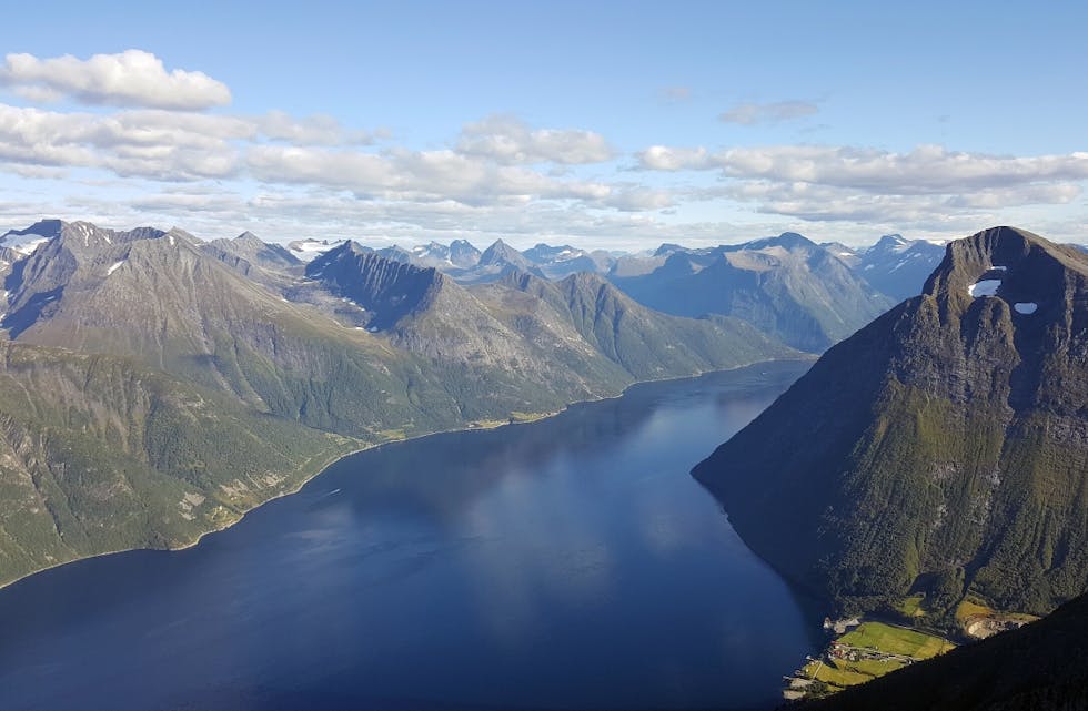 Hjørundfjorden. (Foto: Olav Trandal)