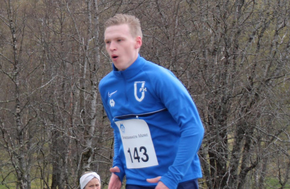 LØPSSTERK: Jonathan Loke Vaksdal skåra torsdag mot Haddal. Måndag tok han seg tid til ei gjennomkøyring i 1. mailøpet, før fotballtreninga seinare på dag. 
