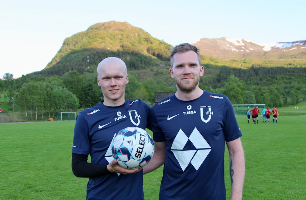 SAMARBEID: Desse to ordna Vanylven FK si skåring. Henning Olai Sætre slo den flotte pasninga som Magnus Vik (t.v.) tok med seg og befordra i mål.