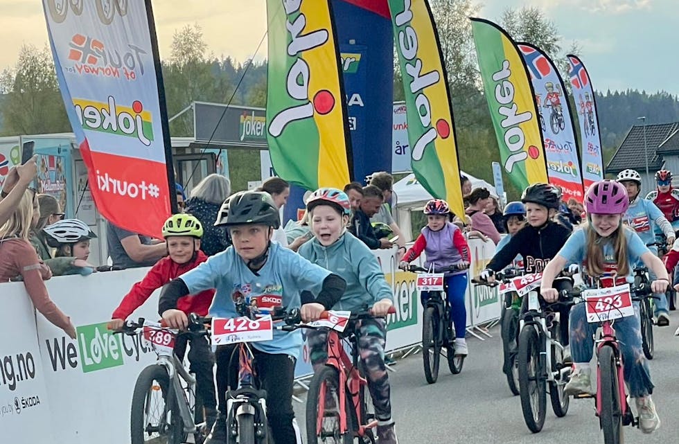 TOUR DE KIDS: Inviterer alle sykkelglade born til Åheim i juli, og arrangørane gjer det klart at ein ikkje må vere supersyklist for å delta, og kan bruke sparkesykkel om ein helst vil det.