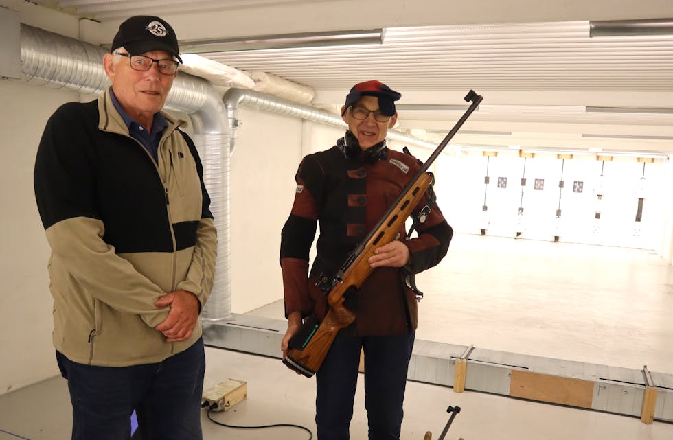 SKYTTARAR: Karstein Velle og Erling Sylte er mellom dei som har vore på stemne i det siste. Her frå skyting på Åramdagane i haust.