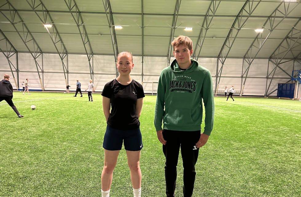 KLARE FOR NORWAY-CUP: Aida Slagnes og Espen Brekke Sunde er veldig klare for Norway-cup om et par veker. Dei varmar opp til cup ved å gå på fotballtrening to dagar i veka.