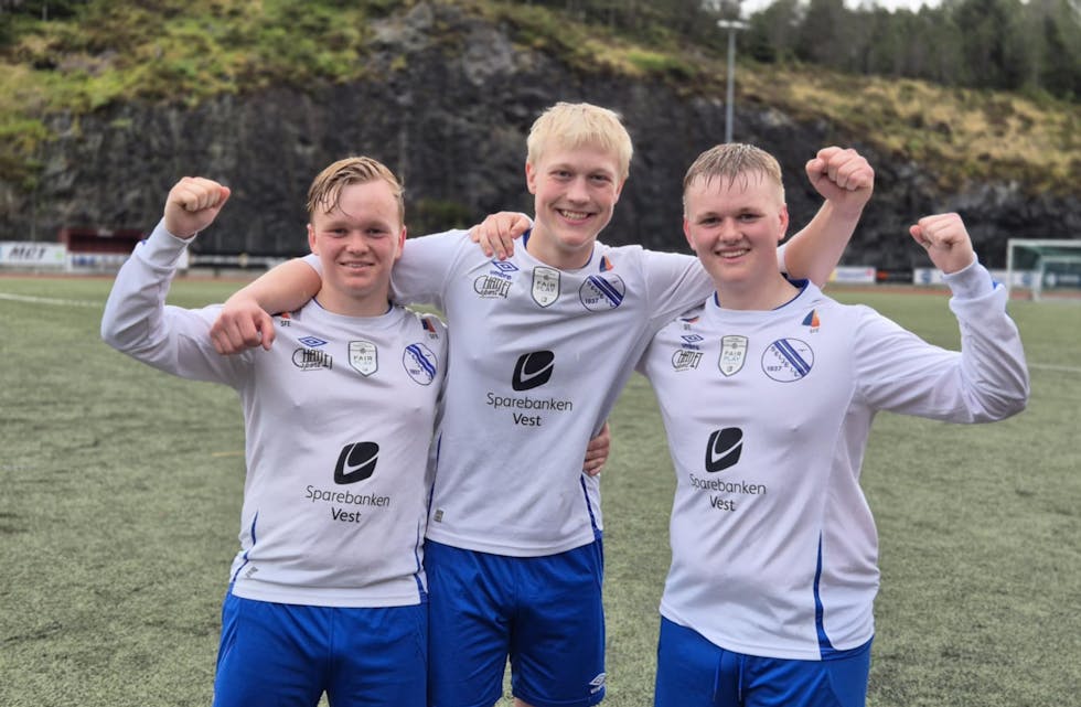 IVRIGE: Med gjennomsnittleg 9 mål per kamp, leiar G17 Stadlandet/Selje/Åheim tabellen for si aldersgruppe. Med seg har dei tre flinke karar frå Åheim: Elias Solheim, Mathias Sande og Egil Solheim.