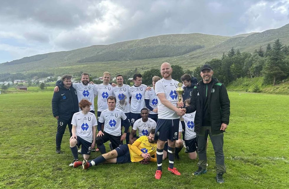 Vinnarane i årets Sandecup, Vanylven fk. Foto Vanylven fk