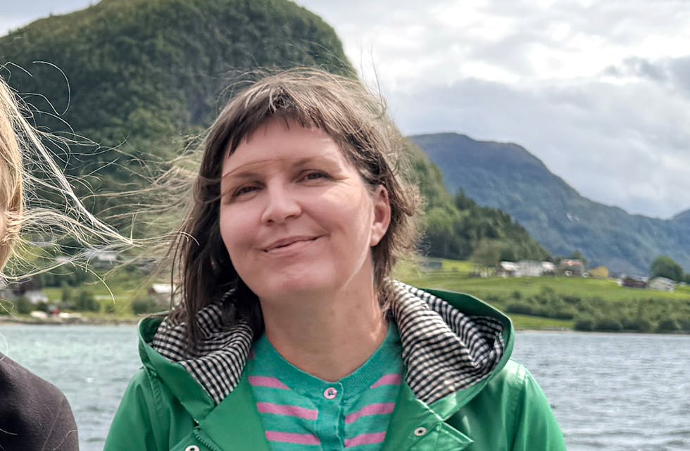 FORFATTAR Hilde Myklebust og ti andre kunstnarar i fylket har fått tildelt kunstnarstipend.