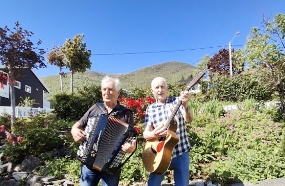 POPJOHNS: Duoen består av Terje Grinde og Jon Roar Øyen.