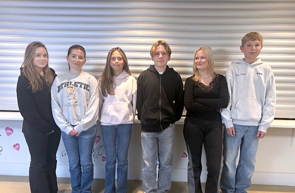 UNGDOMSRÅD: F.v.: Stine Ersvåg, Olina Sande Sjåstad, Pernille Ystebakk, Petter Sætrevik, Ingeborg Amalie Sande og Emilian Askvik Haugen. I tillegg er også Una Nygård Gill og Romeo Frank Endal Slagnes ein del av rådet.