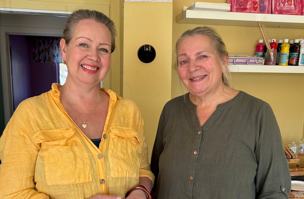 HJELP TIL ALT MOGLEG LIVET KAN BY PÅ: Irene Sara Nystøyl og Oddrun Kobbevik Oldeide er koordinatorar i kommunal oppfølgingsteneste, eit psykisk helsetilbod for alle over 18 år. Ein del av tida går til koordinering med offentlege tenester innan helse, NAV, barnevern, politi, advokat, og liknande.