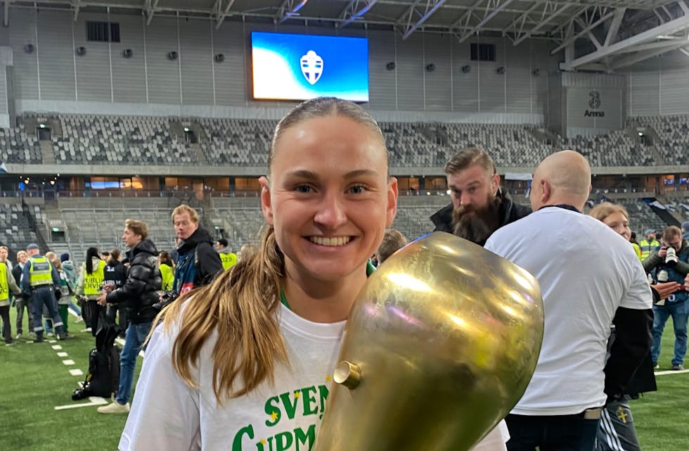 VILDE HASUND spelar for Hammarby i Sverige.
